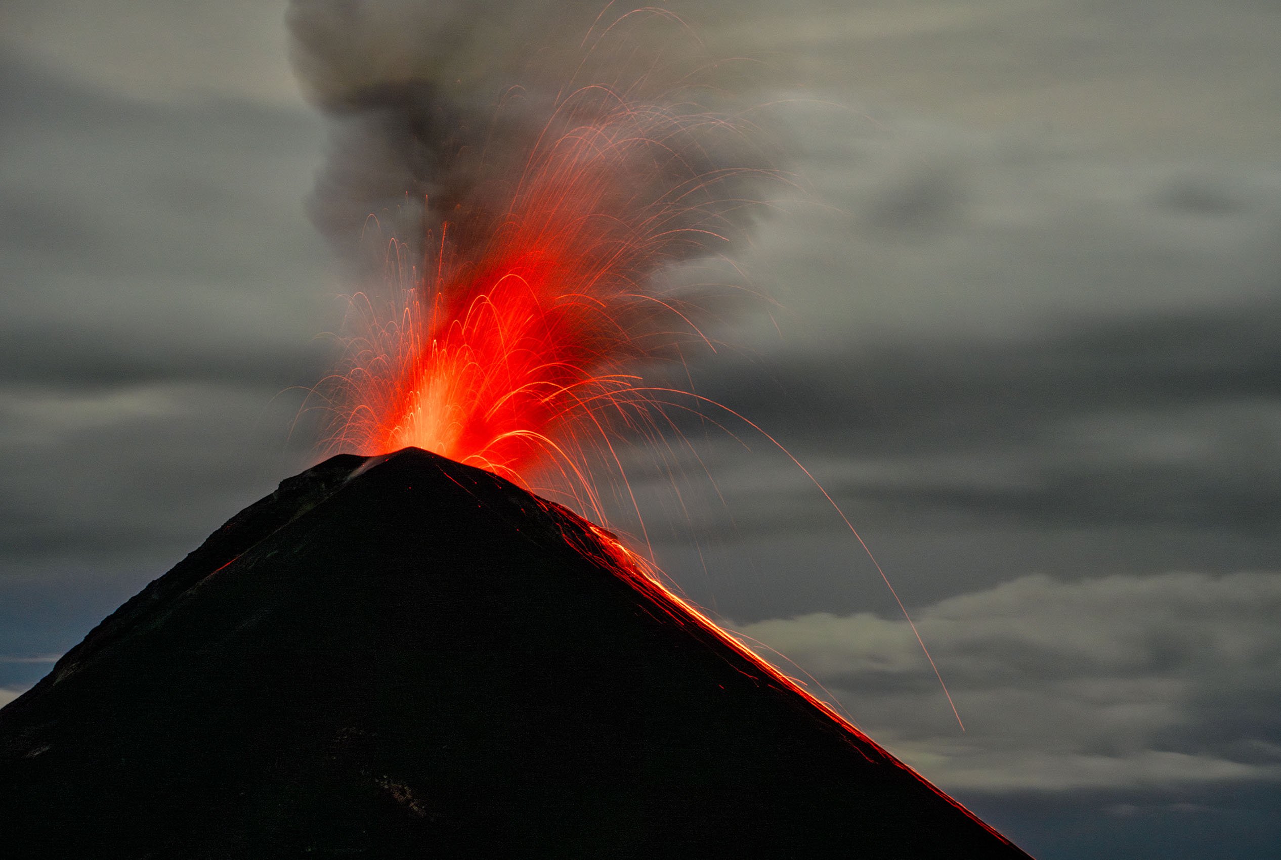 Acatenango_lava