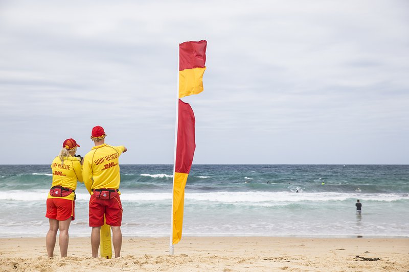 Flags-on-the-beach-beachsafe-dot-com.jpg