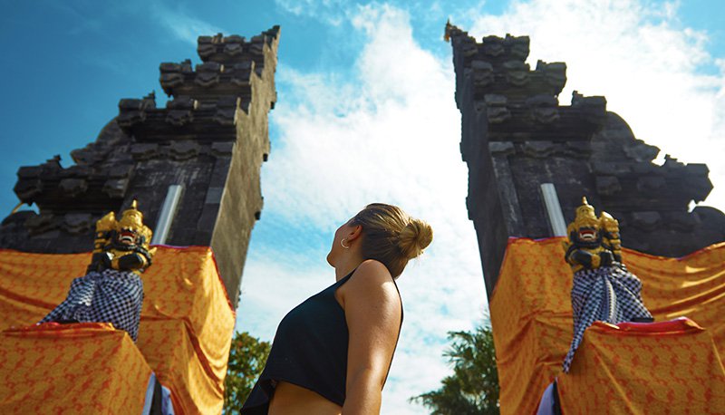 Bali Experience Girl Uluwatu Temple